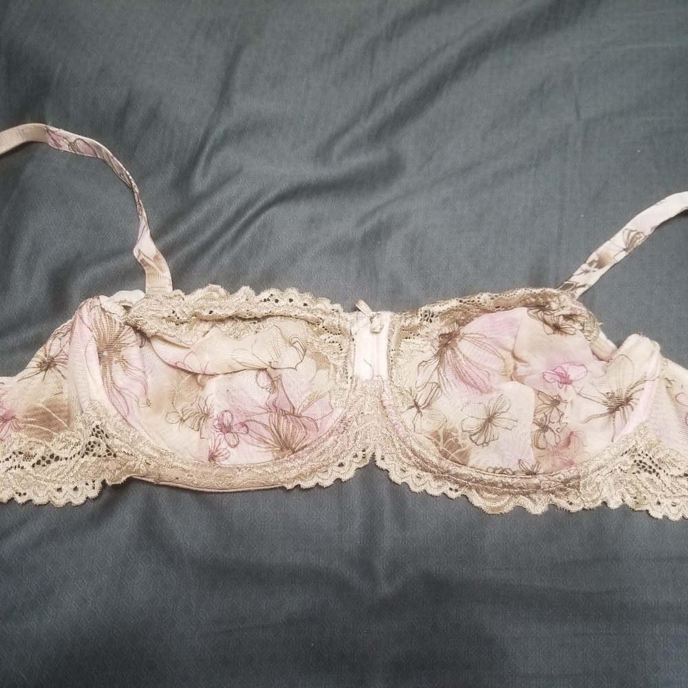 Floral and lace bra never worn